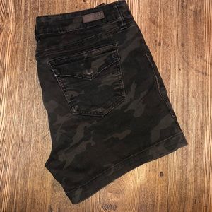Kit from the Kloth Camo Short